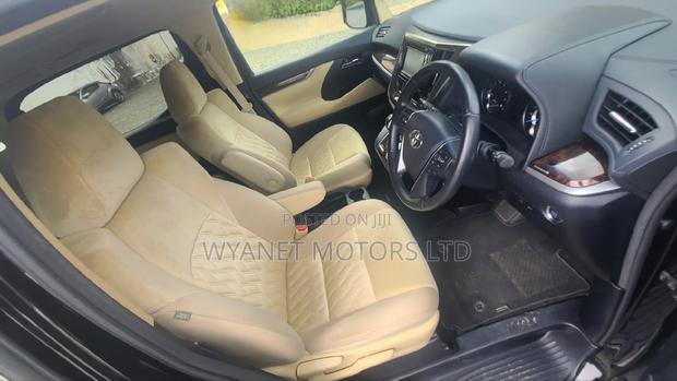 Toyota Vellfire 2019 Black - thumbnail 17