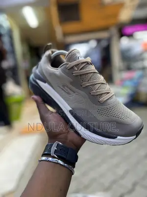 Skechers Max Cushioning Premier Trail 2.0