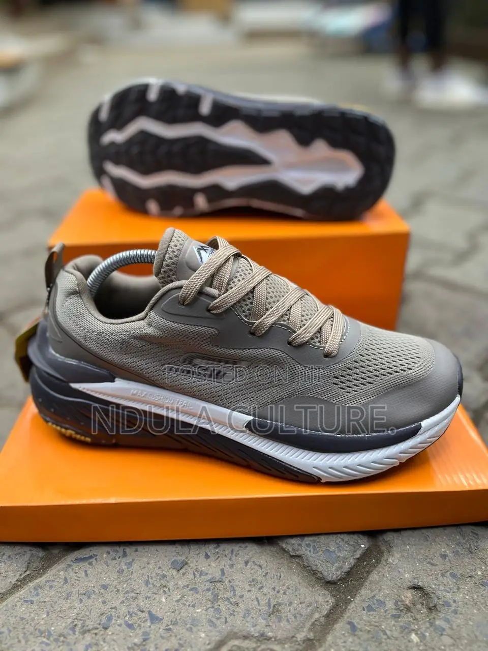 Skechers Max Cushioning Premier Trail 2.0