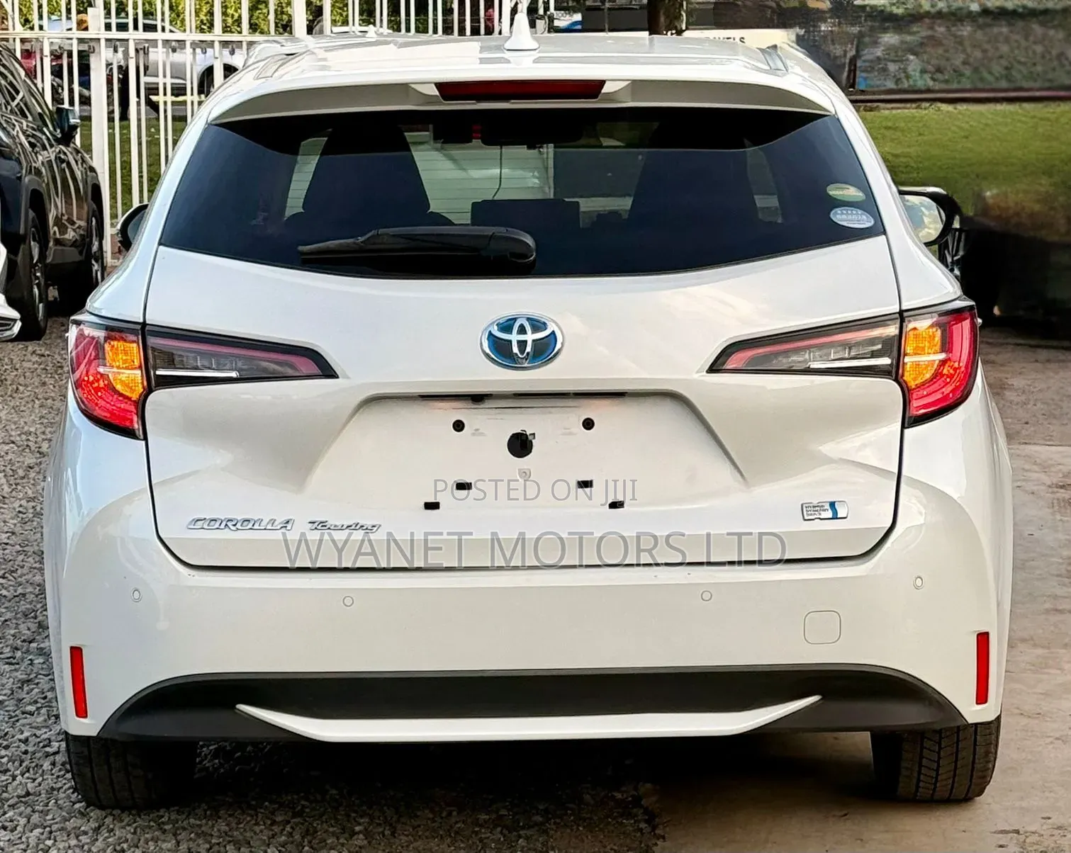 Toyota Corolla LE Eco (1.8L 4cyl 2A) 2019 White