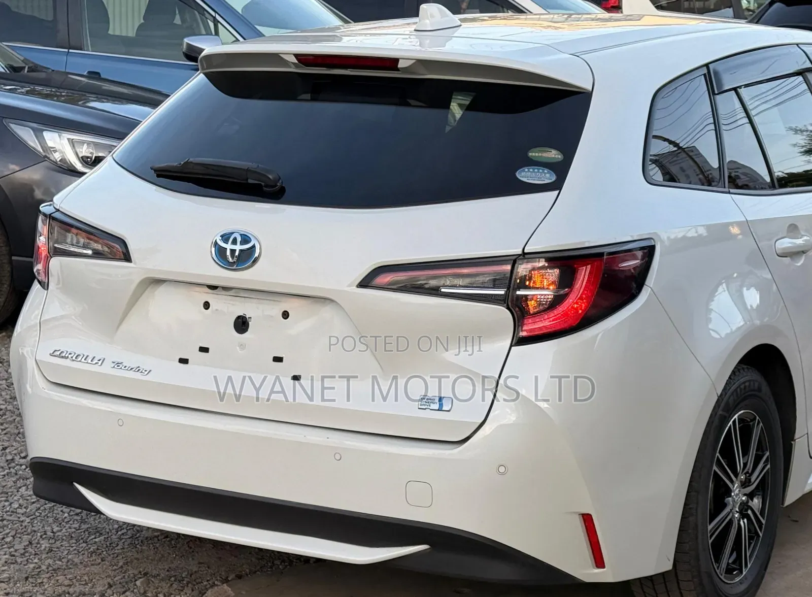Toyota Corolla LE Eco (1.8L 4cyl 2A) 2019 White