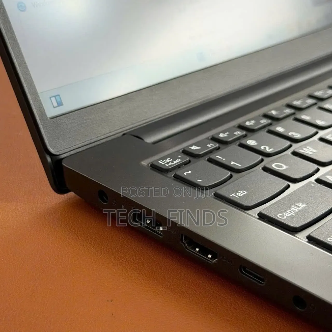 New Laptop Lenovo V14 G4 IRU 8GB Intel Core i5 SSD 512GB