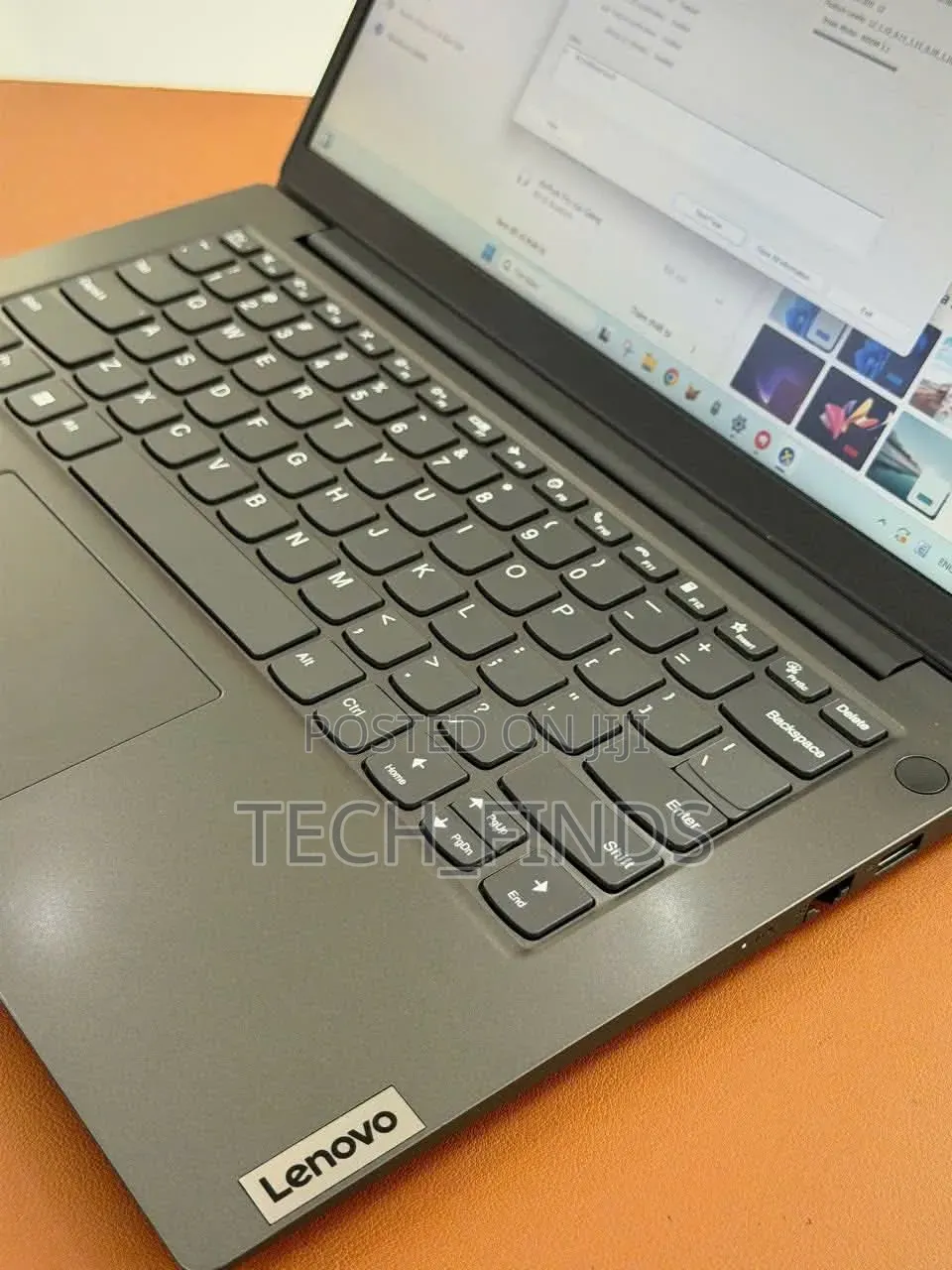 New Laptop Lenovo V14 G4 IRU 8GB Intel Core i5 SSD 512GB