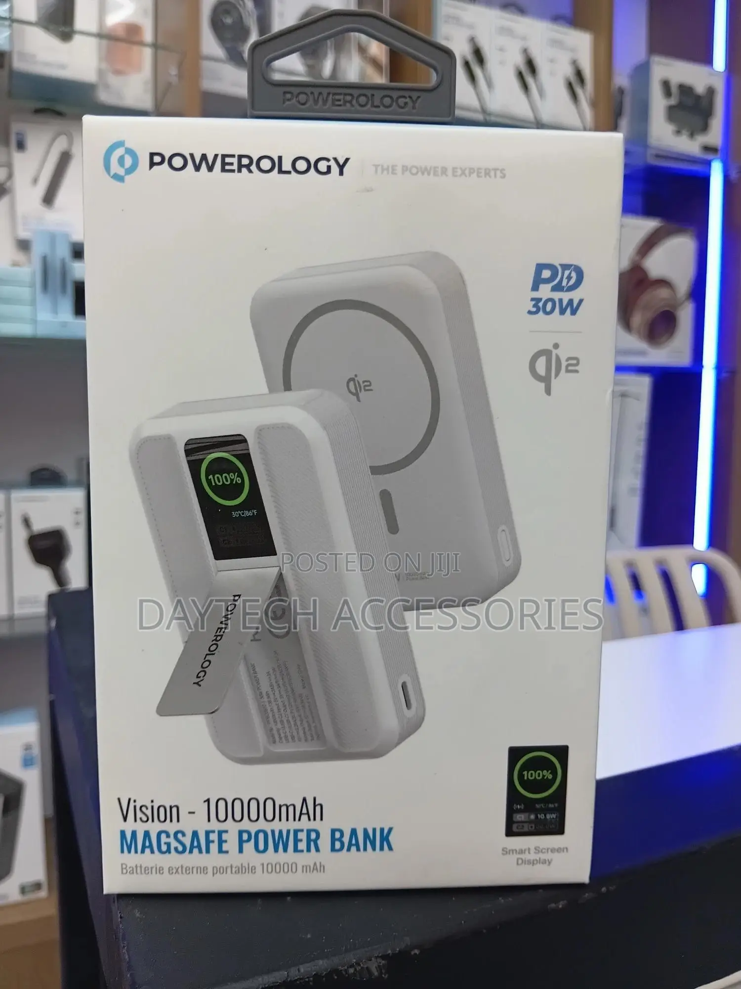 The Powerology Vision 10000mah Magsafe Power Bank.