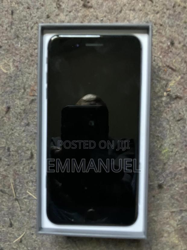 New Apple iPhone 8 Plus 64 GB Black - thumbnail 2