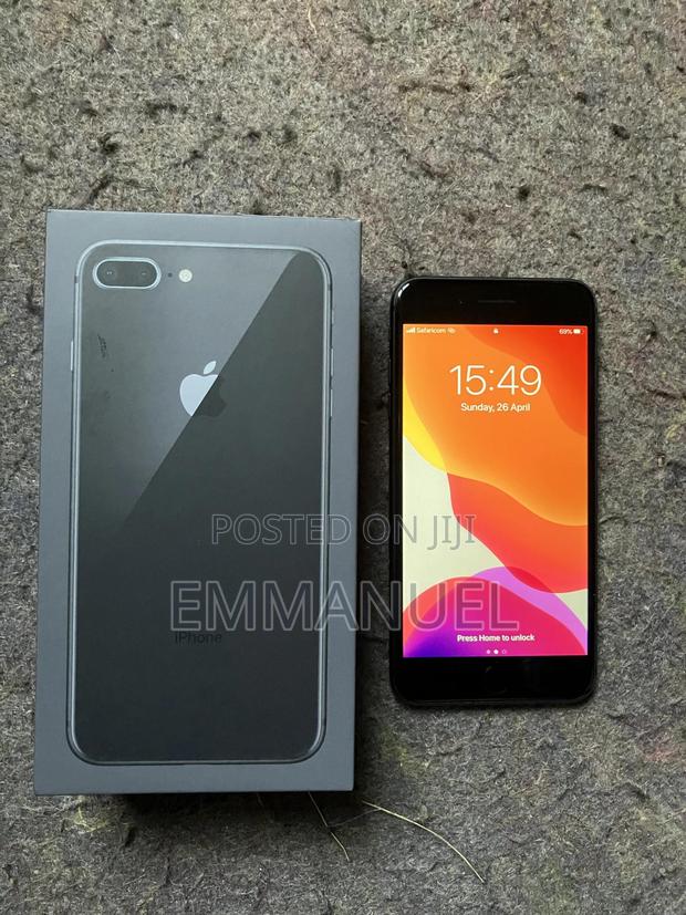 New Apple iPhone 8 Plus 64 GB Black - thumbnail 4