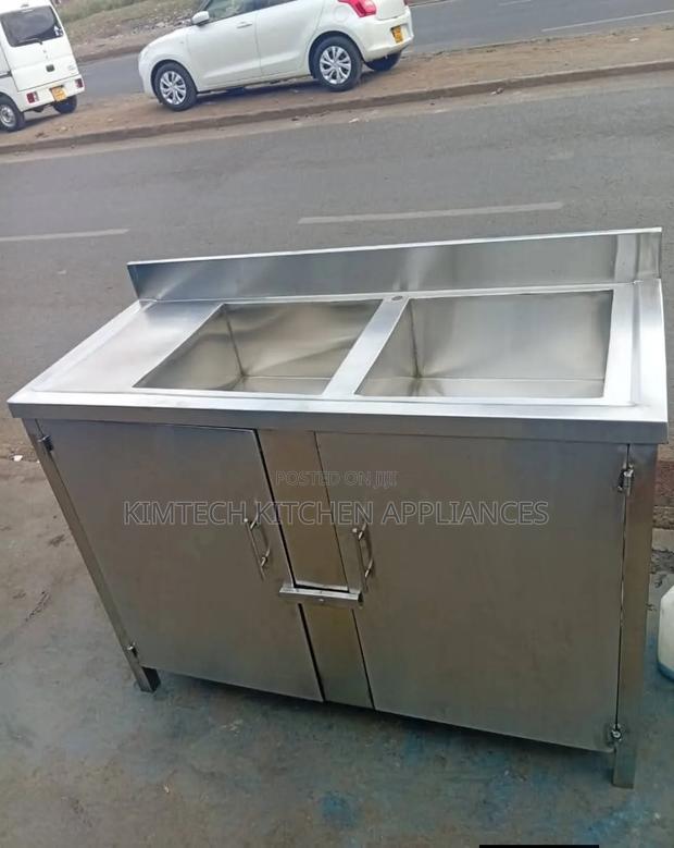 Double Sink Wit Cabinet