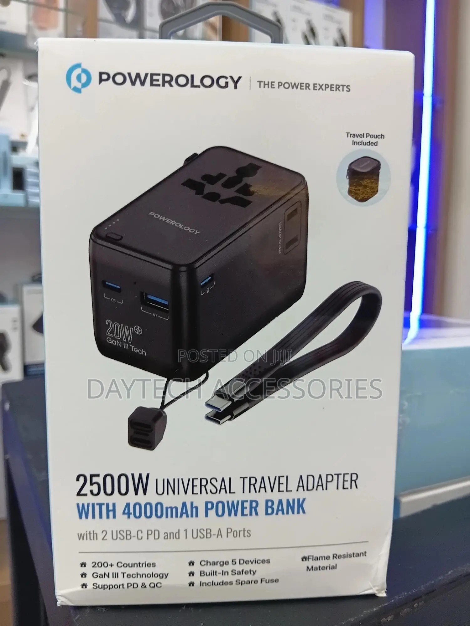 Powerology 2500w Travel Adapter With 4000mah Power Bank (Pwc054bk).