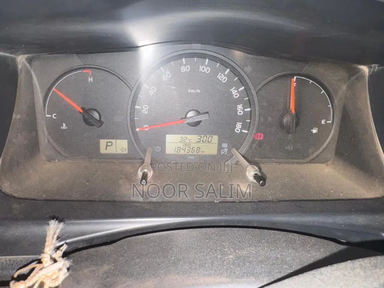 Toyota HiAce 2015 Silver