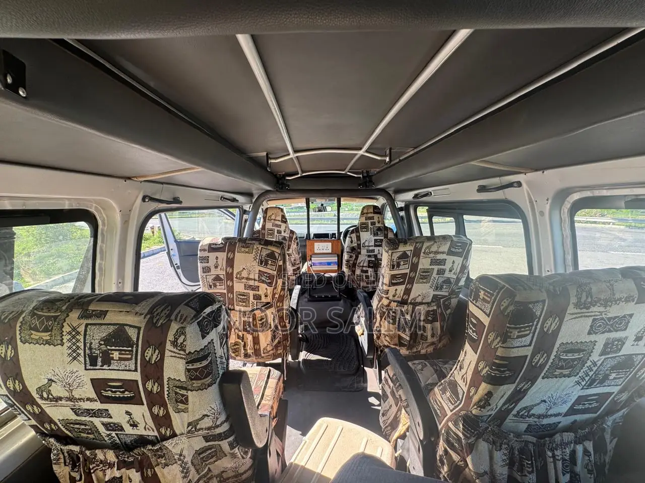 Toyota HiAce 2015 Silver