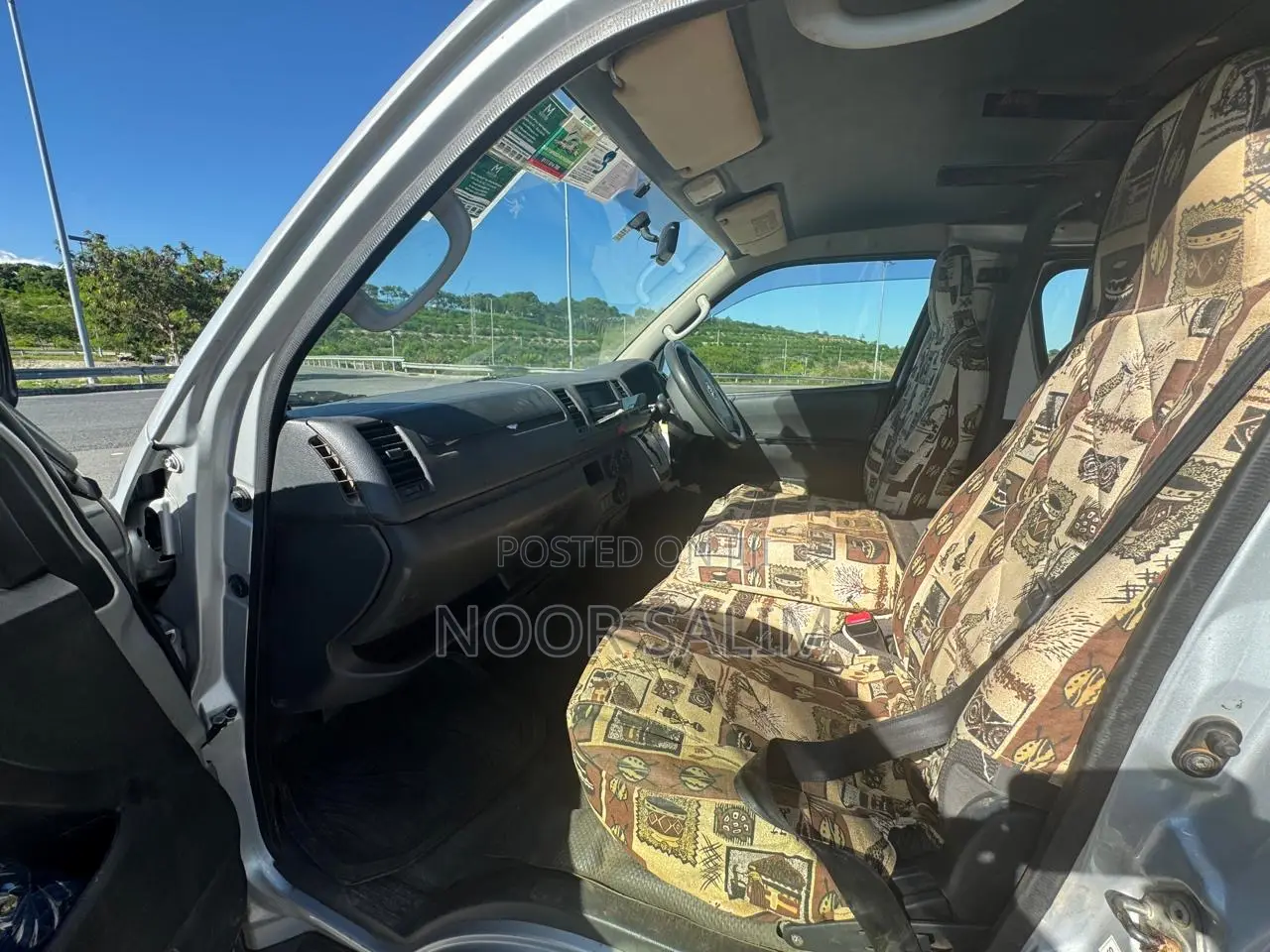 Toyota HiAce 2015 Silver