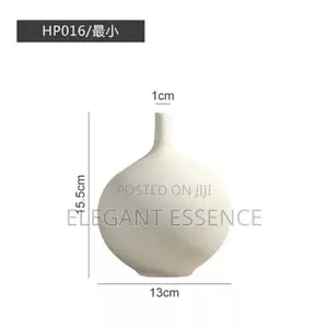 Minimalist in Style Decoration Round Shape Porcelain Flower Vase