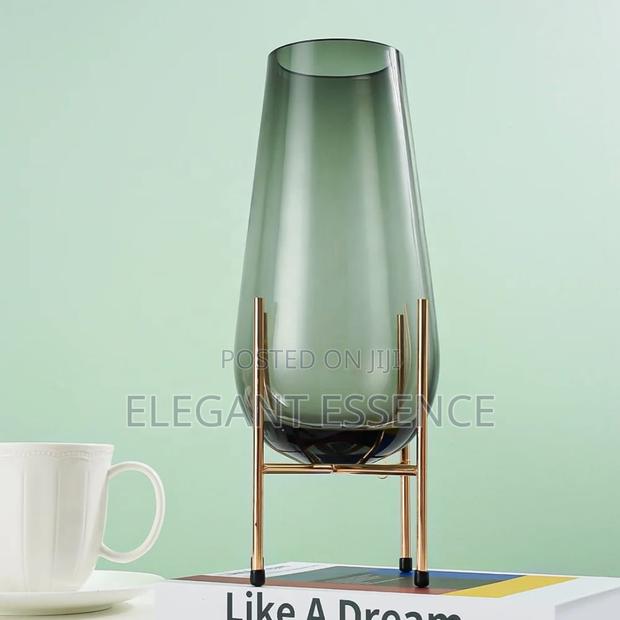 *Nordic Modern Creative Glass Vase With Metallic Stand Size : 28cm