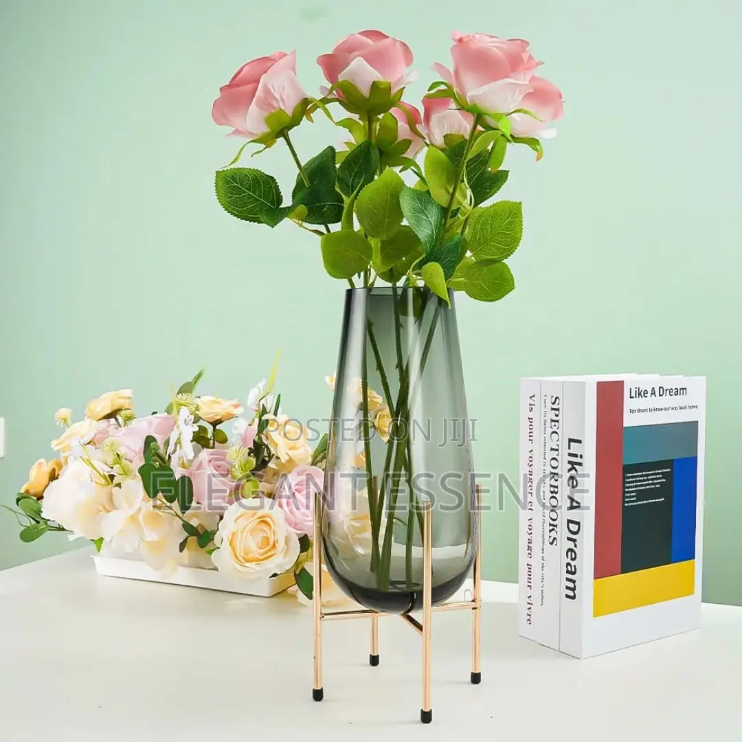*Nordic Modern Creative Glass Vase With Metallic Stand Size : 28cm