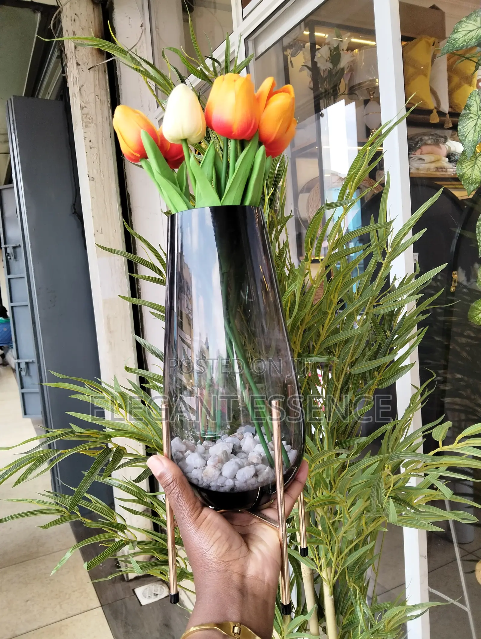 *Nordic Modern Creative Glass Vase With Metallic Stand Size : 28cm