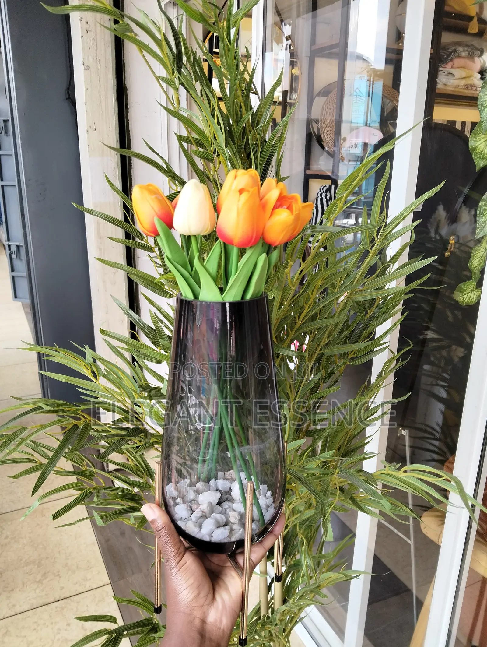 *Nordic Modern Creative Glass Vase With Metallic Stand Size : 28cm