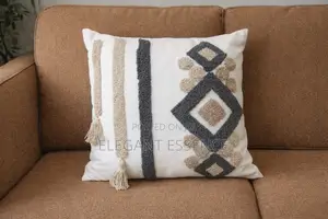 *Scandinavian Boho Style Throw Pillow With Tassel*