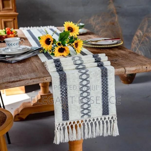 Bohemian Style Table Runner With Tassel-Size 30*250cm - thumbnail 3