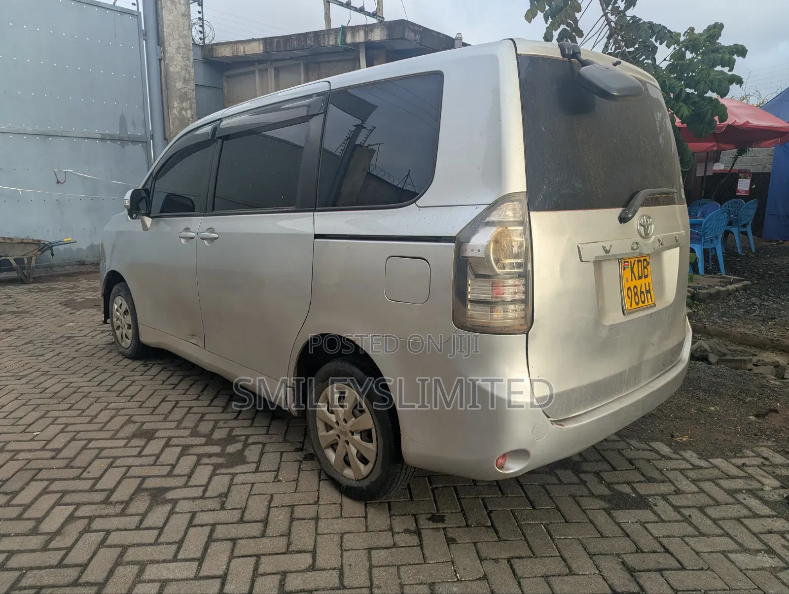 Toyota Voxy 2012 Silver