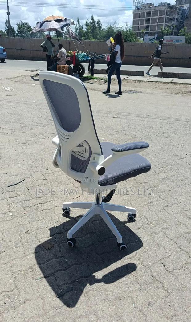 Manager Unique Adjustable Chair