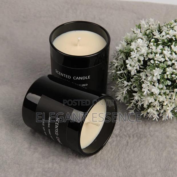 *Soy Wax Scented Candle in Glass Jar*