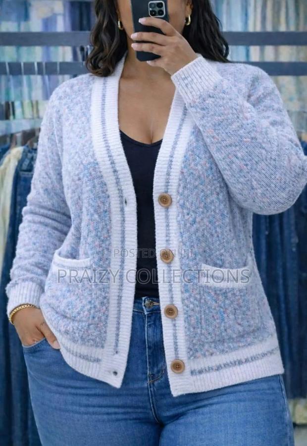 Classic Women Cardigan - thumbnail 3