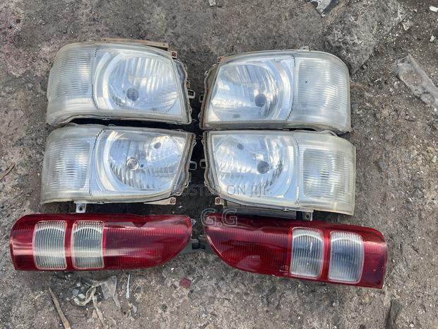 Toyota Hiace Lighting - thumbnail 2