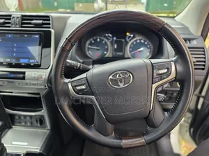 Toyota Land Cruiser Prado 2019 White