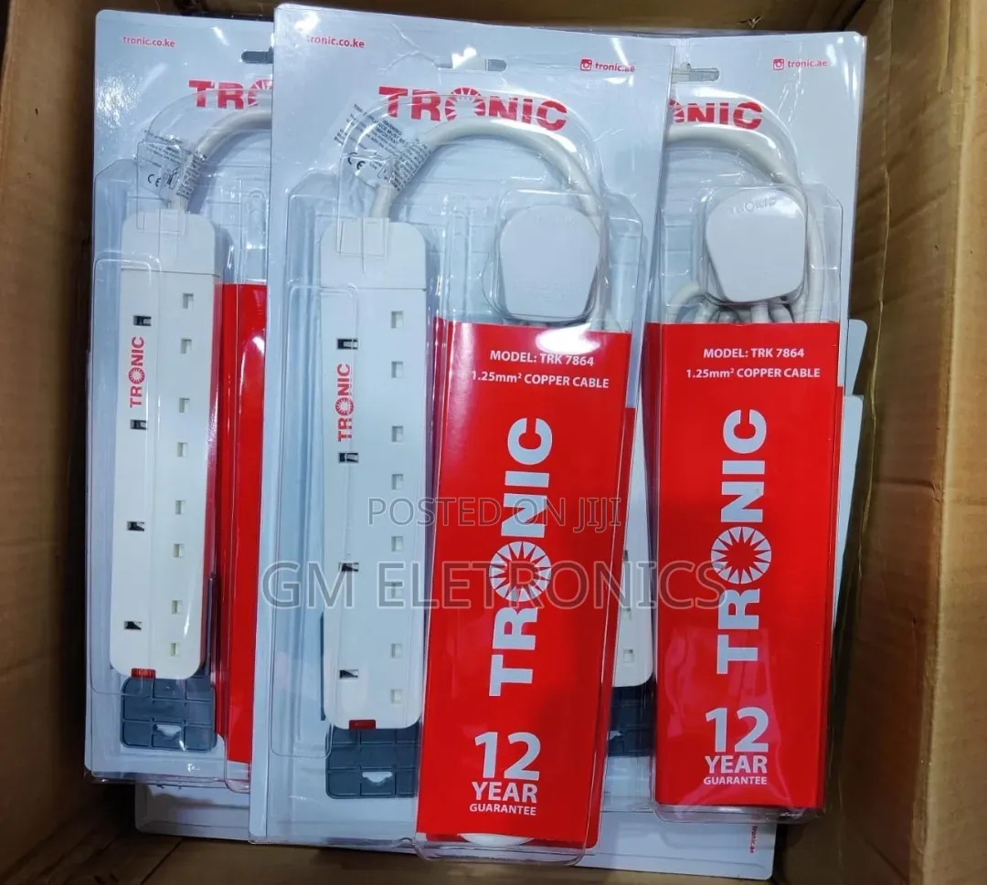 Tronic 4 Way Power Extention- Black/White.