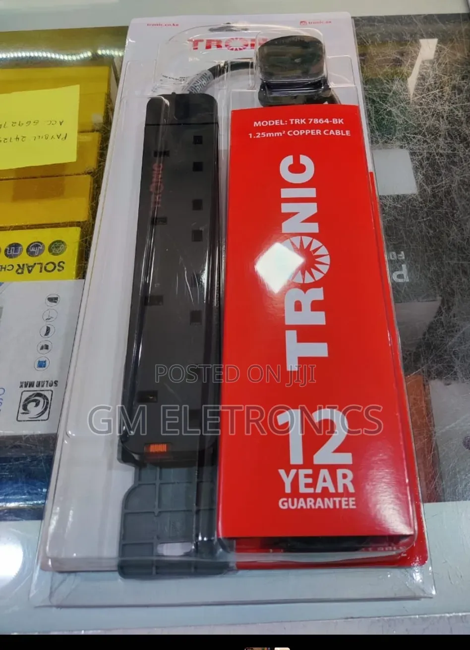 Tronic 4 Way Power Extention- Black/White.
