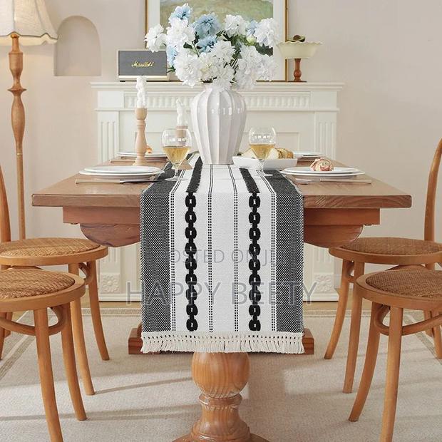 *Modern Simple Tassel Cotton Linen Table Runner* - thumbnail 3