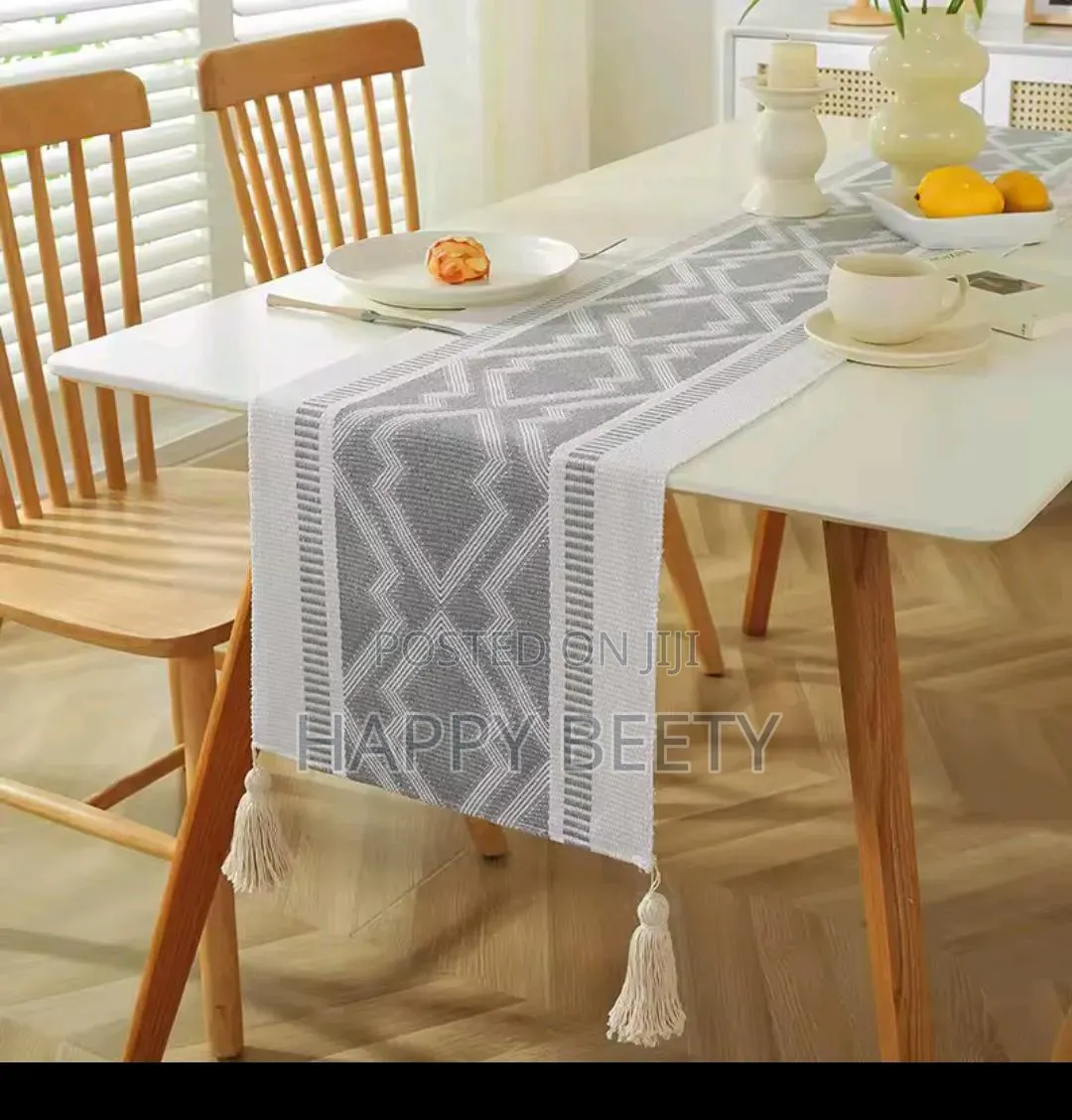 *Modern Simple Tassel Cotton Linen Table Runner*