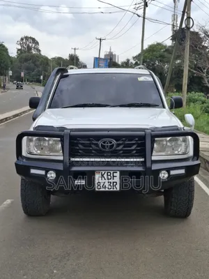 Toyota Land Cruiser Prado 2001 White