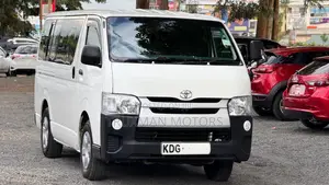 Toyota HiAce 2014 White