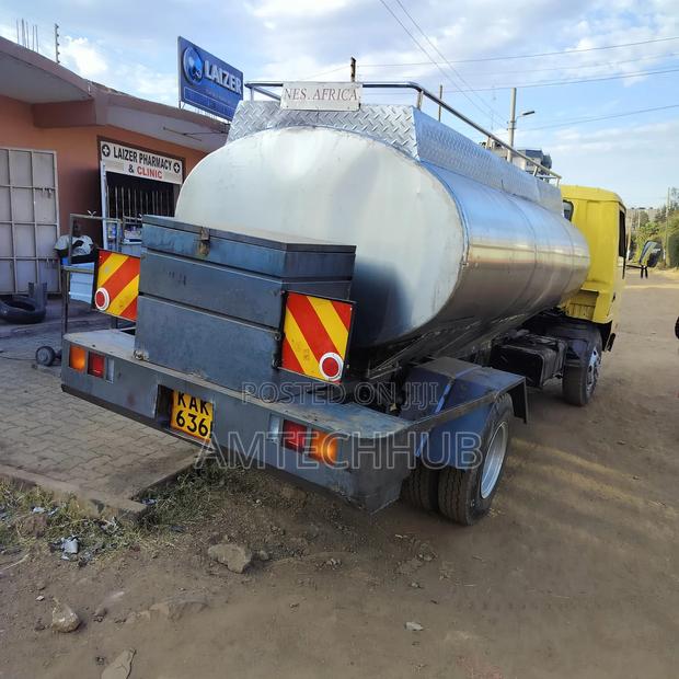 Clean ,Purified Water Tankers/Lorry Supplies/Bowsers - thumbnail 3