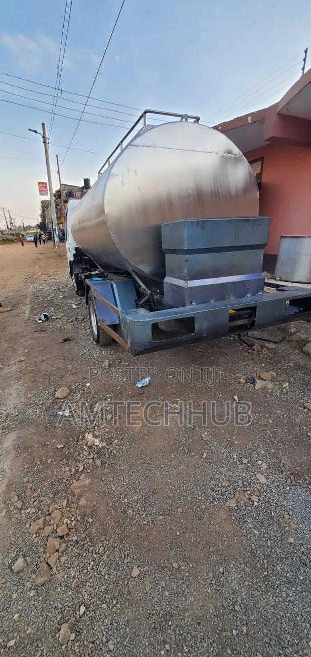 Clean ,Purified Water Tankers/Lorry Supplies/Bowsers - thumbnail 4
