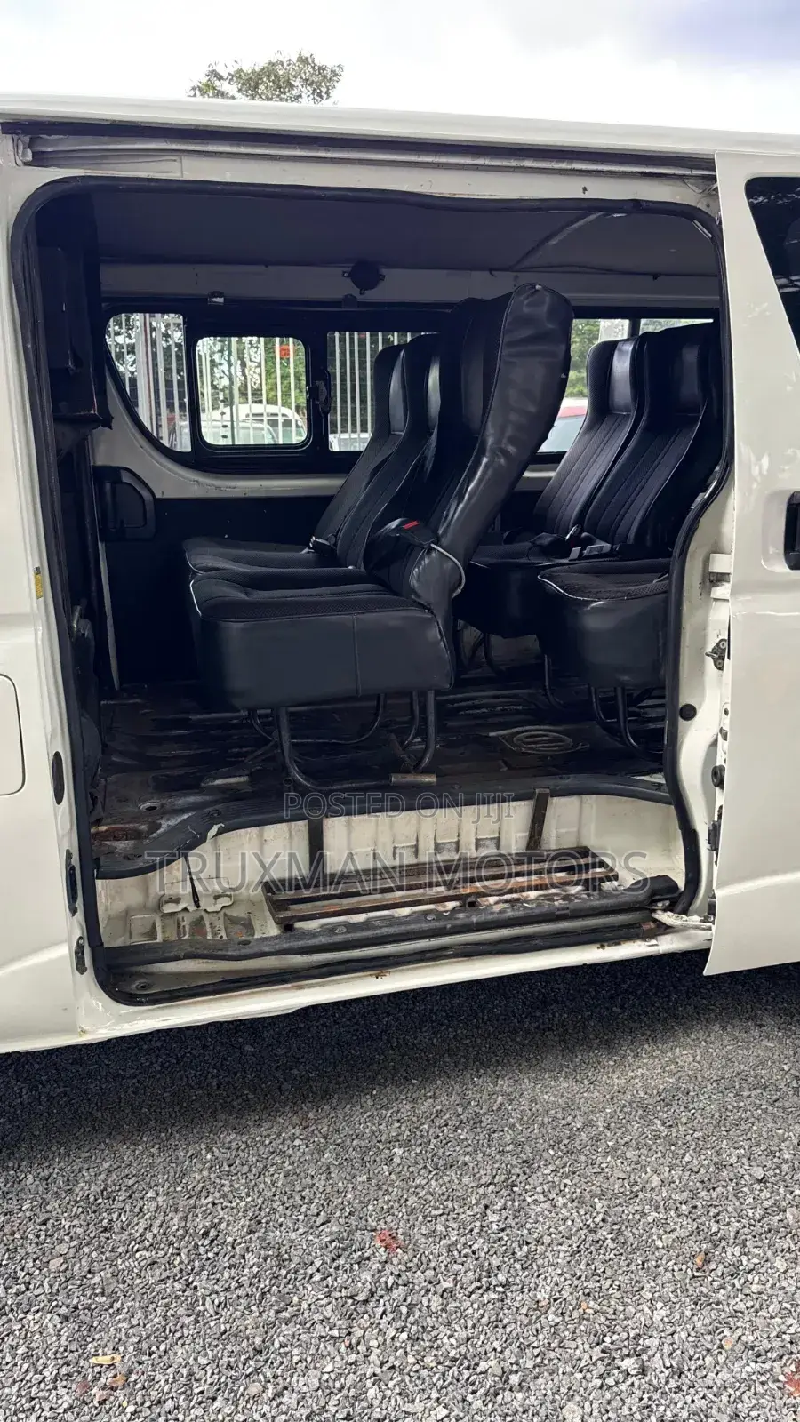 Toyota HiAce 2014 White