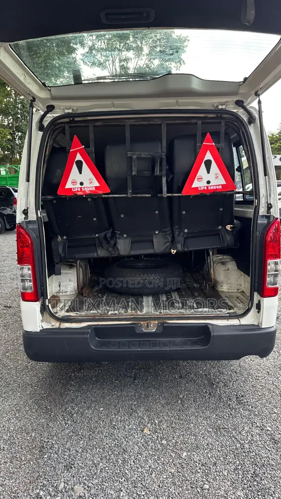 Toyota HiAce 2014 White