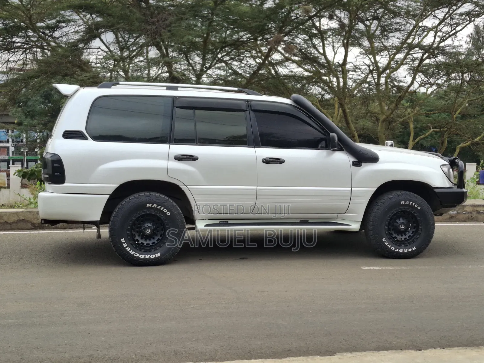 Toyota Land Cruiser Prado 2001 White