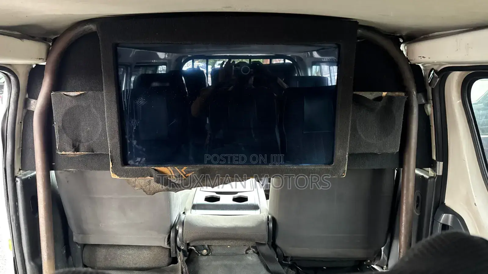 Toyota HiAce 2014 White