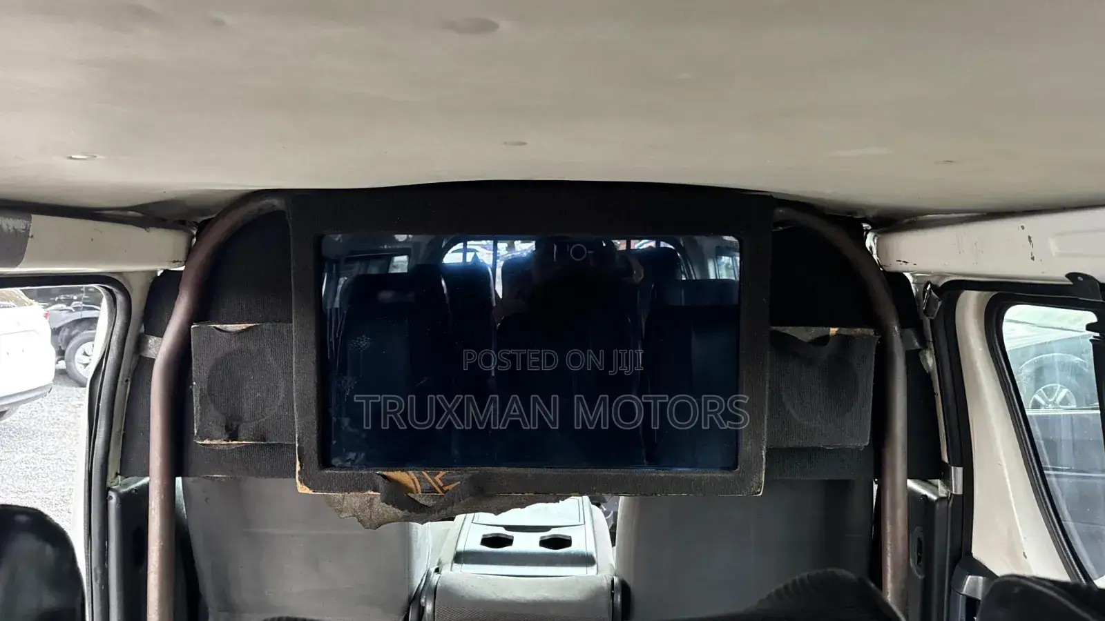Toyota HiAce 2014 White