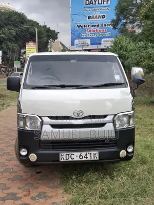 Toyota HiAce 2014 White