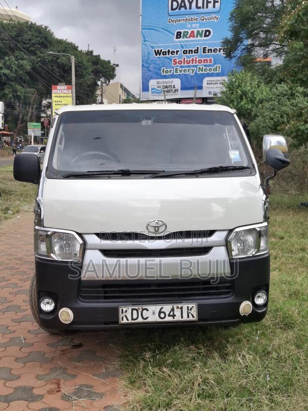 Toyota HiAce 2014 White