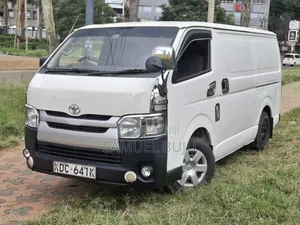 Toyota HiAce 2014 White