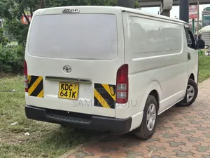 Toyota HiAce 2014 White