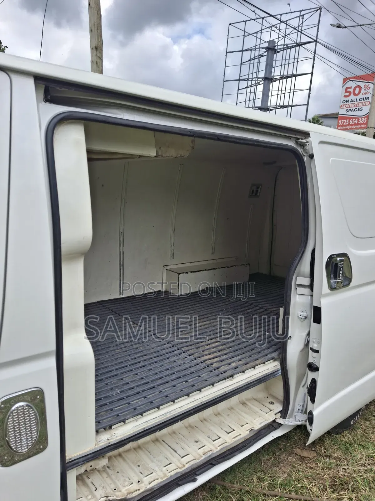 Toyota HiAce 2014 White