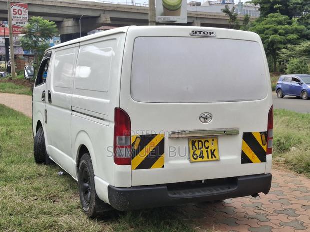 Toyota HiAce 2014 White - thumbnail 7