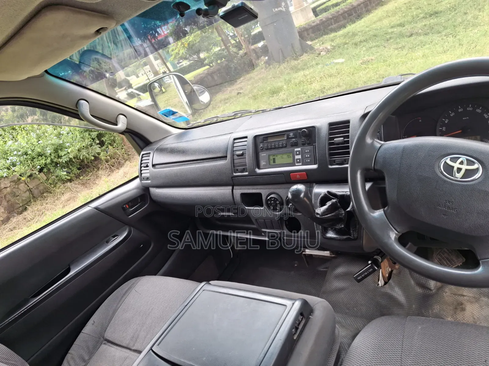 Toyota HiAce 2014 White