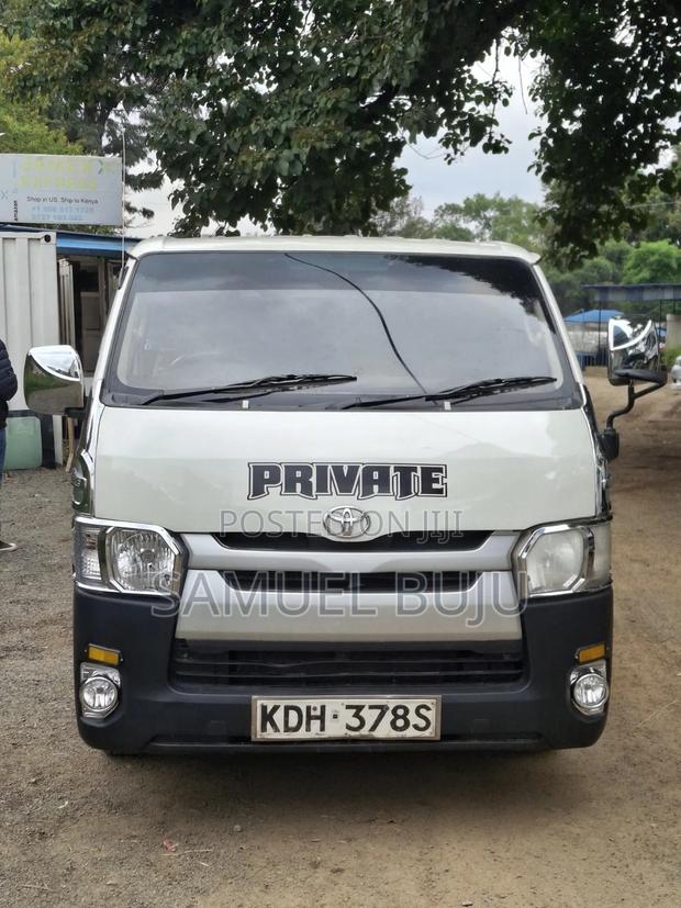 Toyota HiAce 2014 White