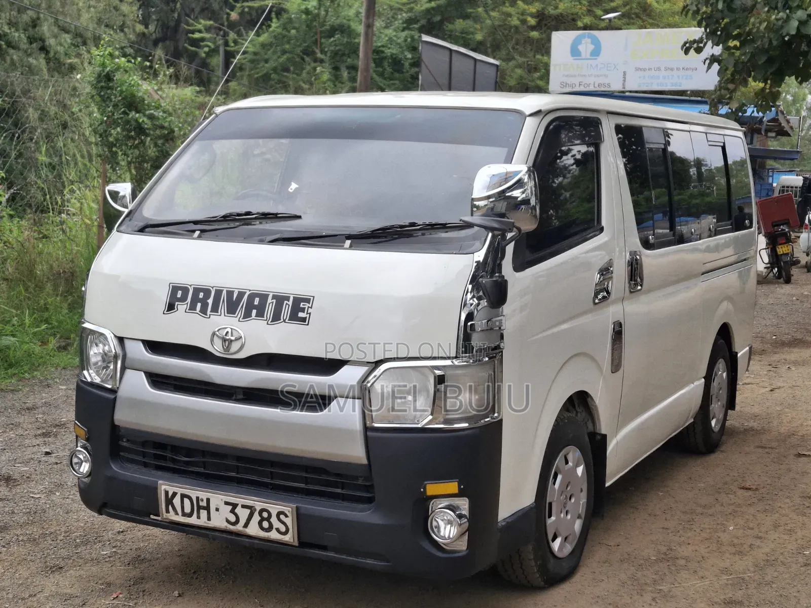 Toyota HiAce 2014 White